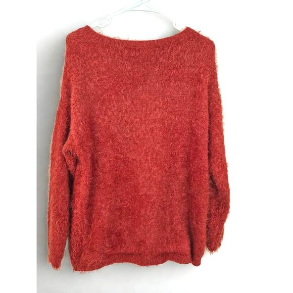 Love Tree Women's Sweater Size L Red Fuzzy Eyelash Holiday Christmas Long Sleeve - Picture 2 of 8
